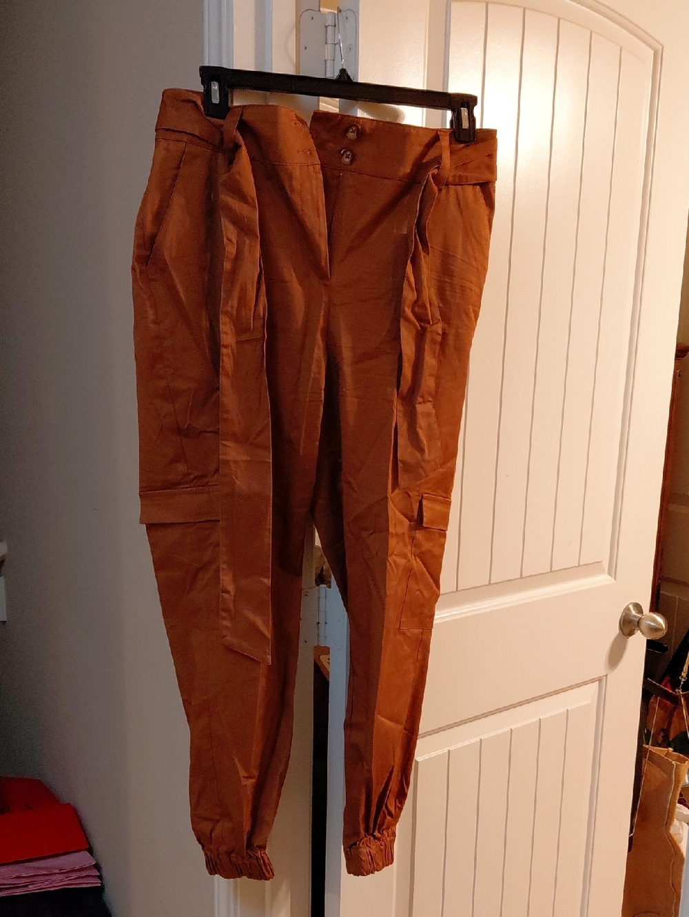 Women's Rust Cargo Jogger Pants - New York And Company. Size 12